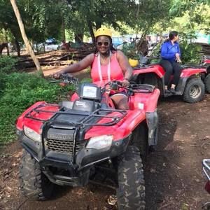 Meet your Posher, Dana